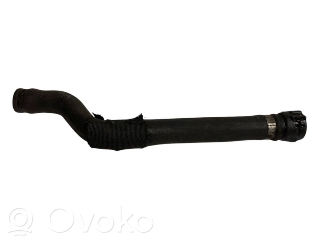Caurulīte (-es) / šļūtene (-es)