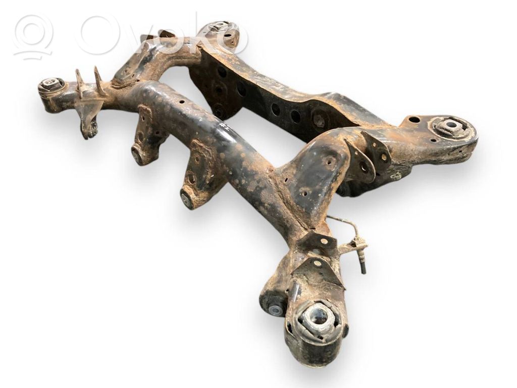 Pusrāmis aizmugurējais / priekšējais