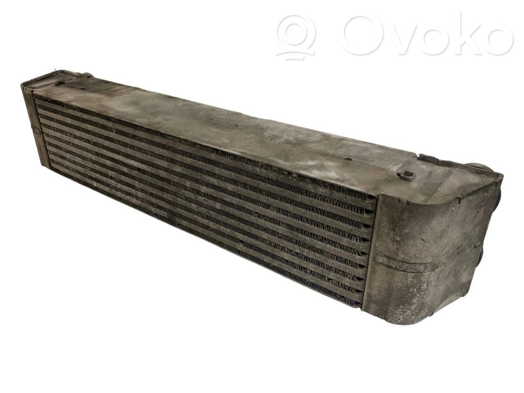 Starpdzesētāja radiators