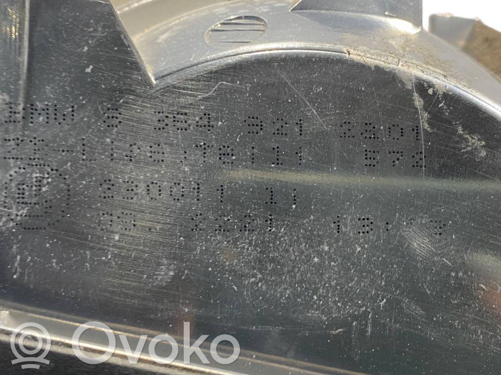 Aizmugurējais lukturis virsbūvē