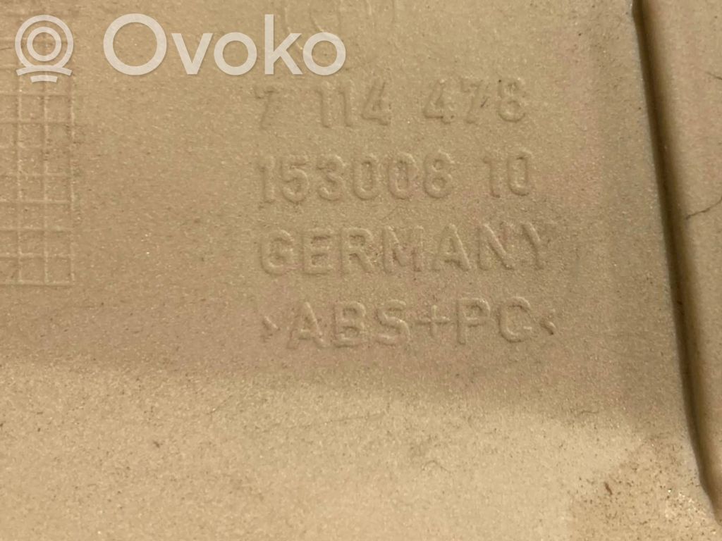 (D) statņa dekoratīvā apdare (augšdaļa)