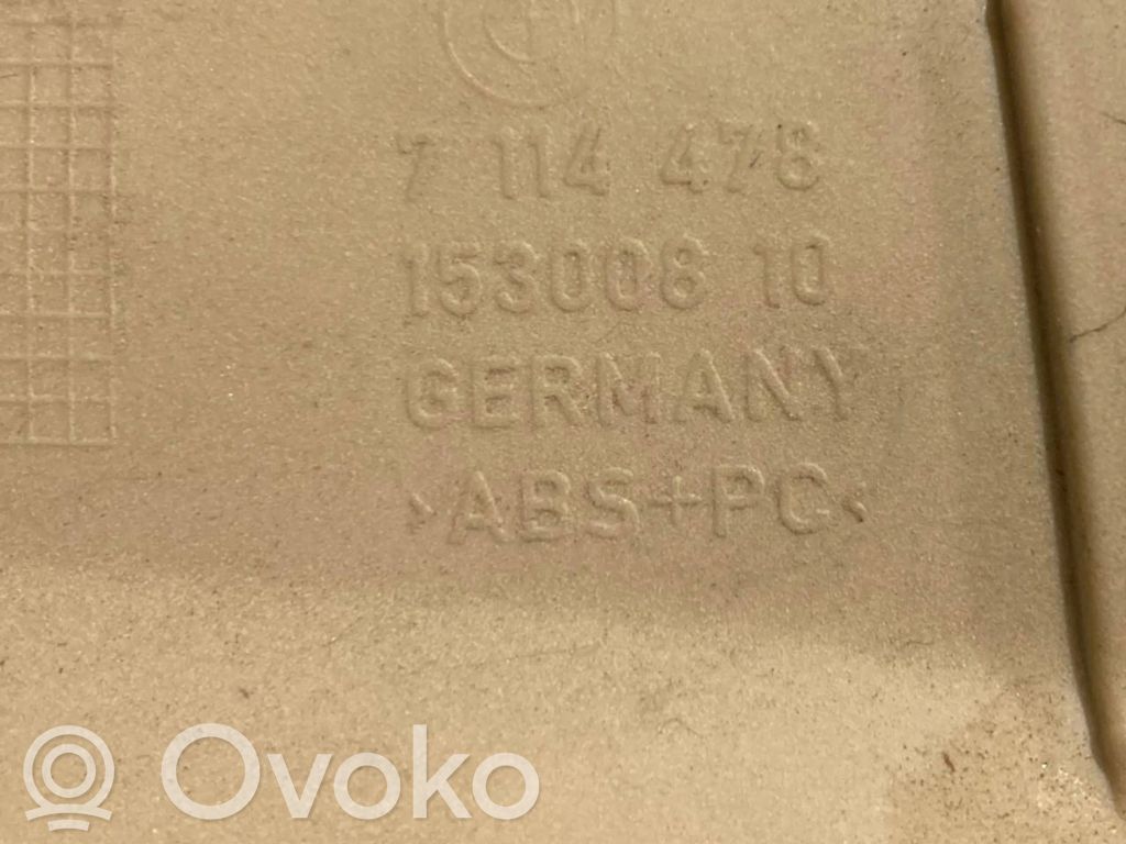 (D) statņa dekoratīvā apdare (augšdaļa)