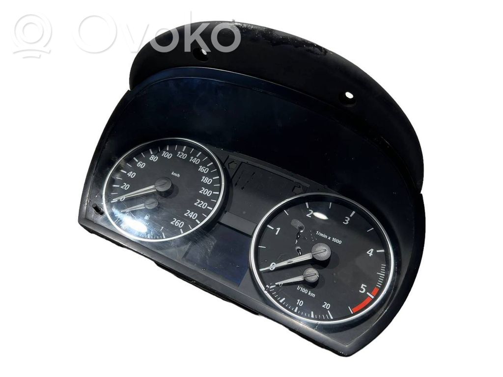 Speedometer (in the instrument panel)