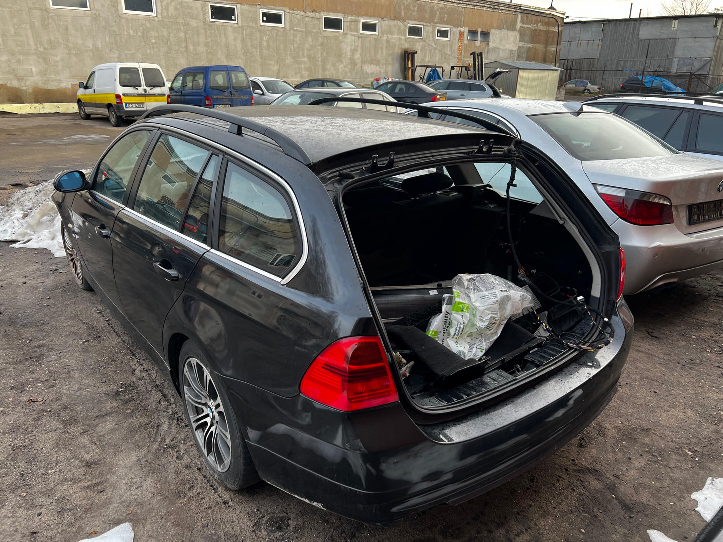 BMW 325 2005 G.