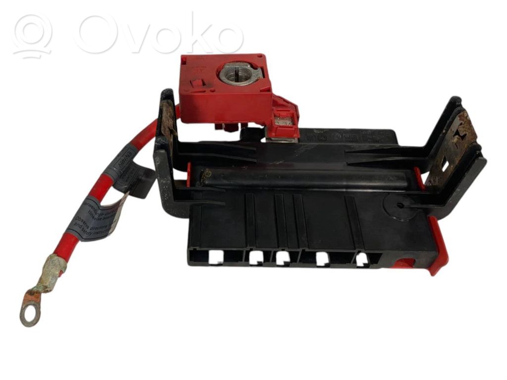 Positive wire connection assembly