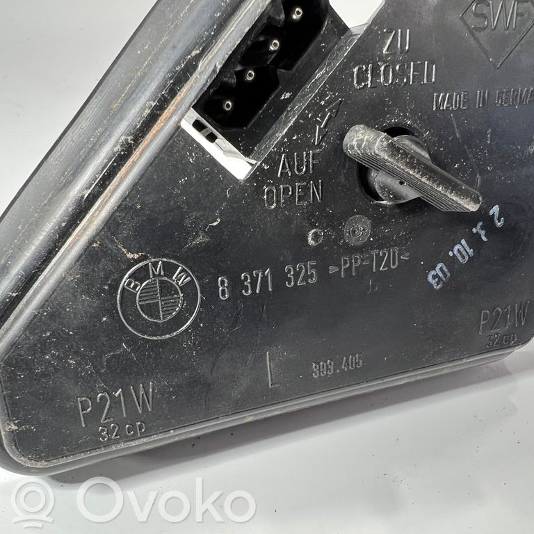 Aizmugures spuldzes vāka turētājs