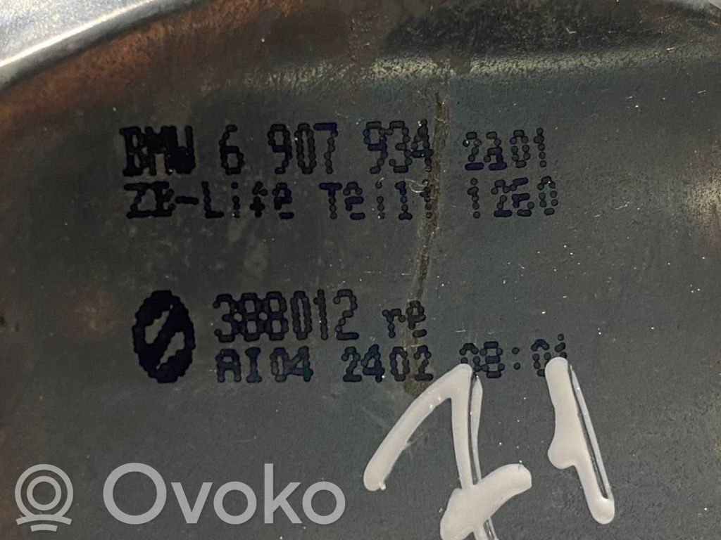 Aizmugurējais lukturis virsbūvē