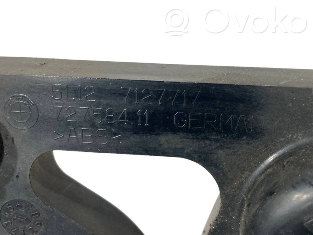 Aizmugurējā bufera montāžas kronšteins