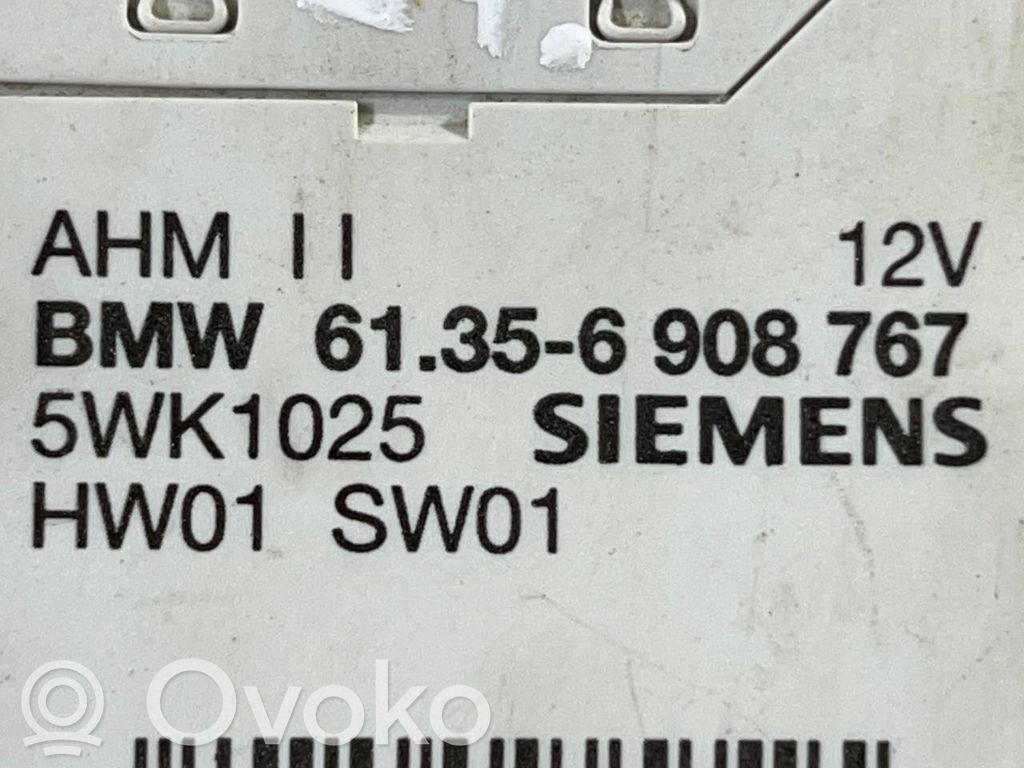 Piekabes āķa vadības bloks