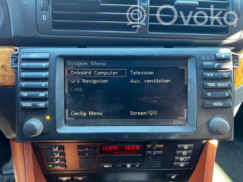 Radio / CD/DVD atskaņotājs / navigācija