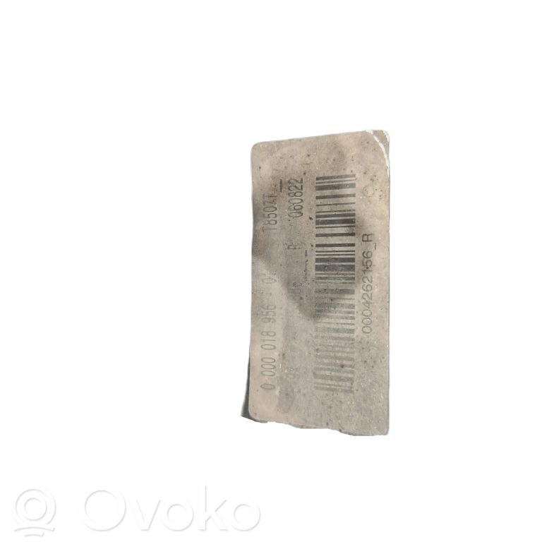 Aizmugurē riteņa rumbas vārpstas šarnīrs (stupica, capfa)