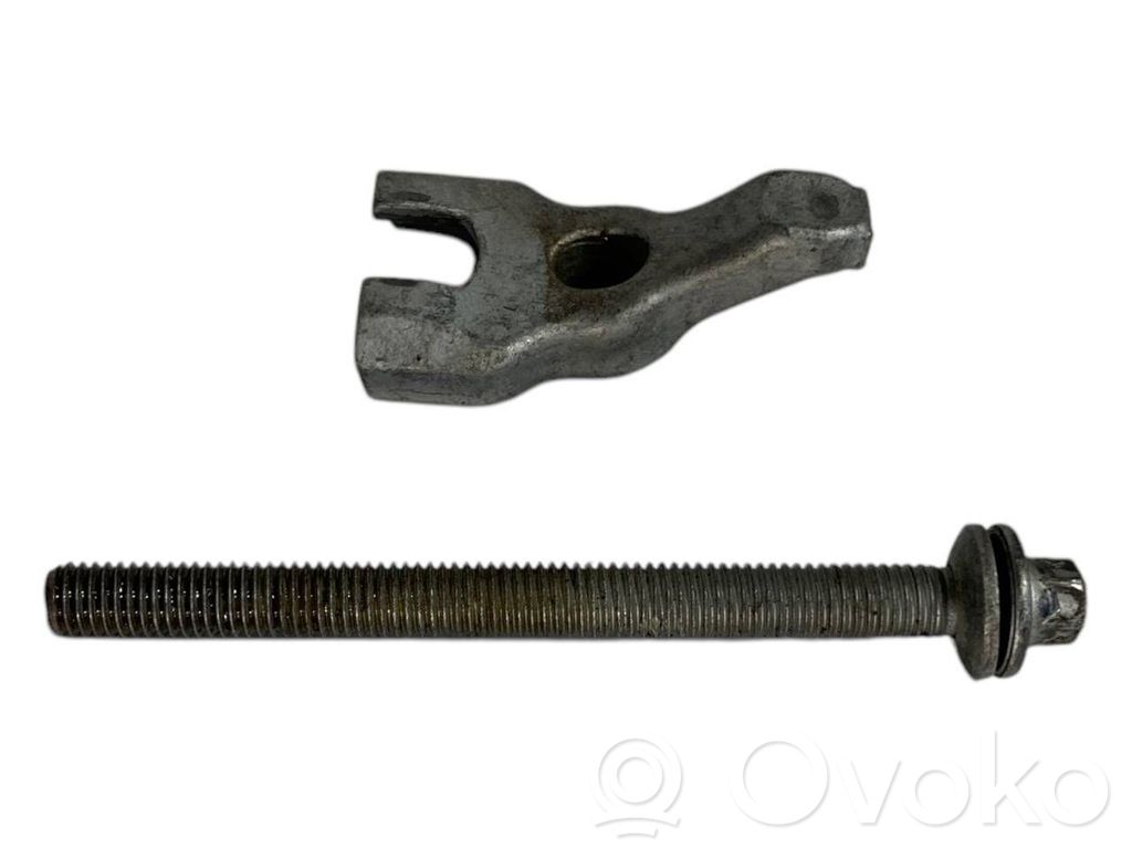 Nozzle holder/shoulder