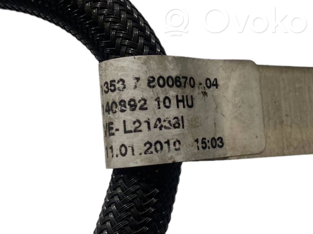 Degvielas caurulīte (-es)