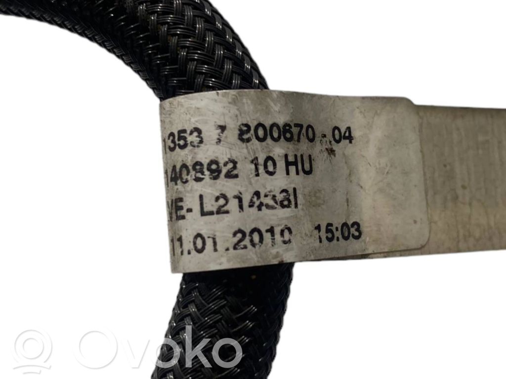 Degvielas caurulīte (-es)