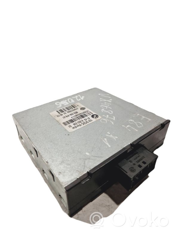 Voltage converter / converter module