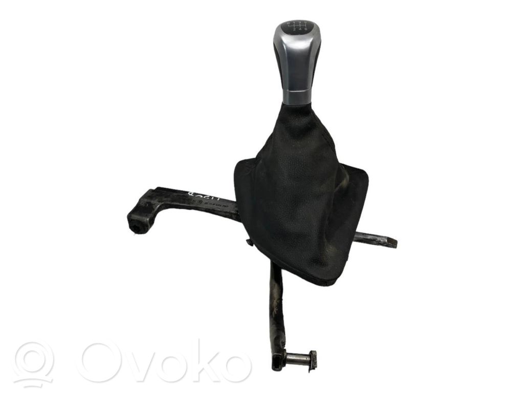 Switching mechanism (sliding mechanism)