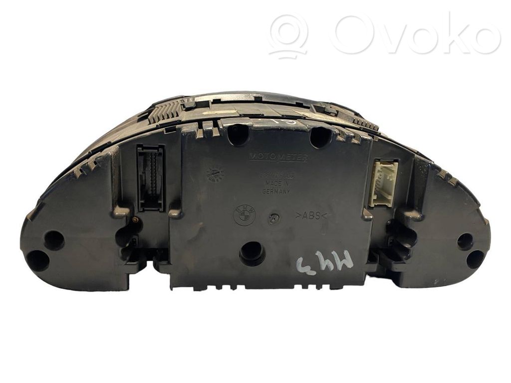 Speedometer (in the instrument panel)