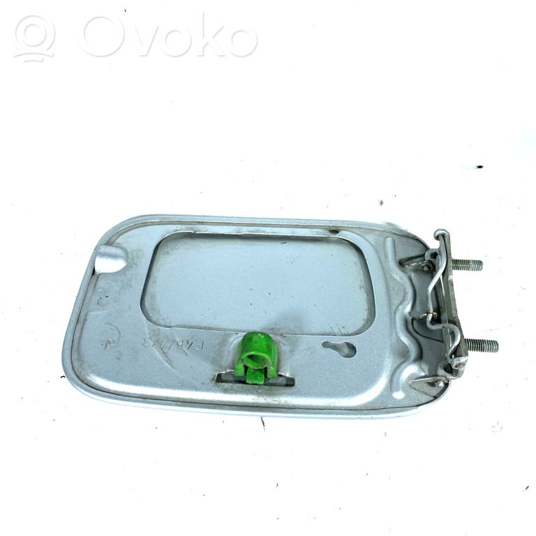 Decorative trim on the fuel tank cap