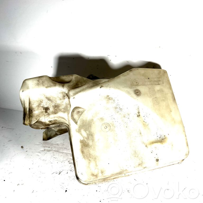 Бачок для жидкости для окон