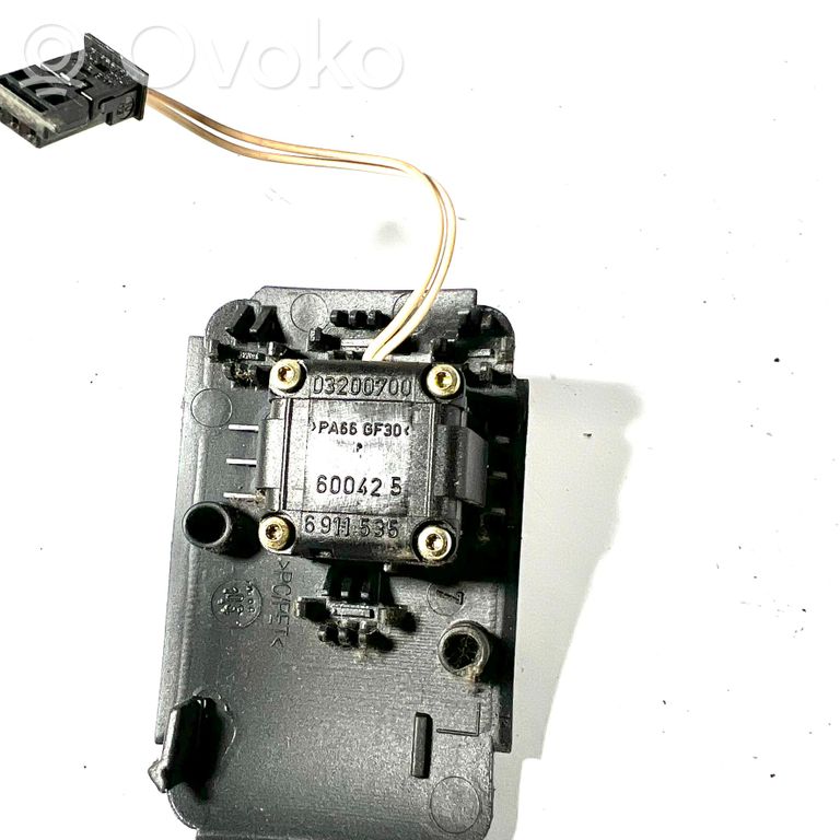 Steering wheel height control switch