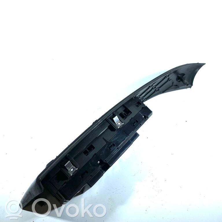 Window lift control switch(es)