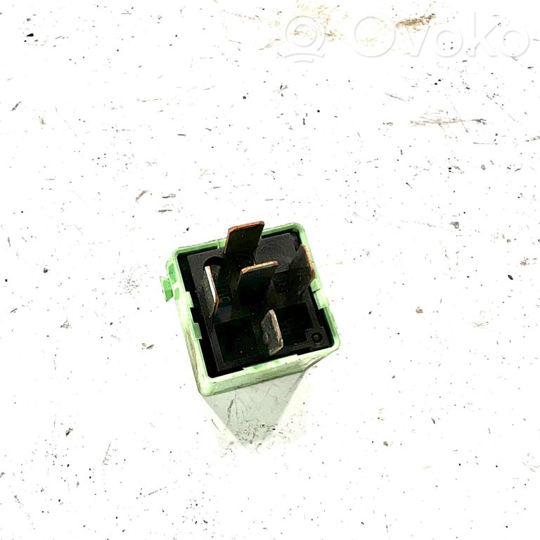 Fuel pump relay