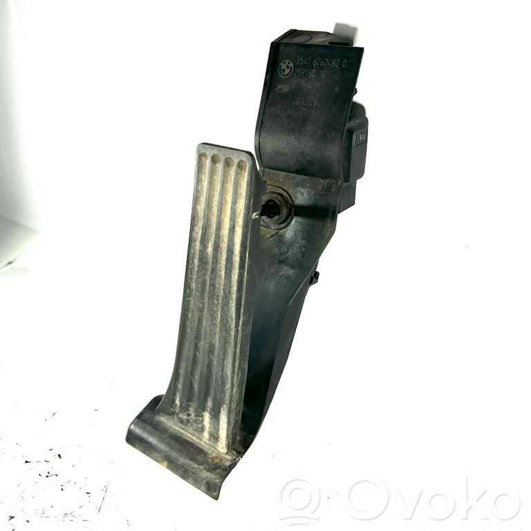 Akseleratora elektriskais regulators (pedālis)