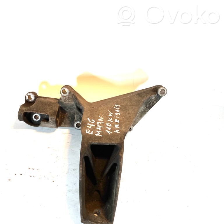 Engine mounting bracket