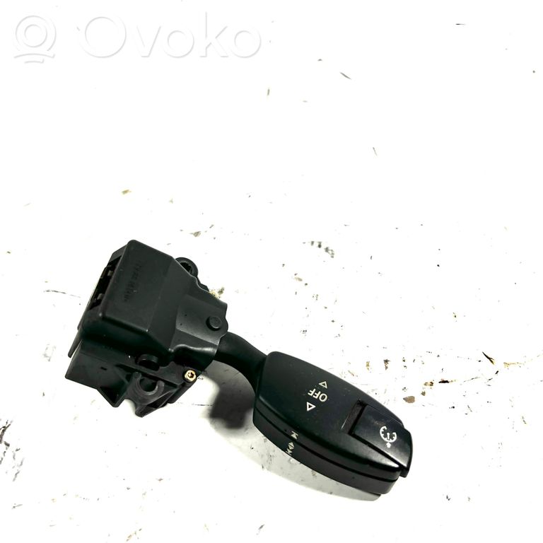 Kruīza kontroles (autopilota) sviria