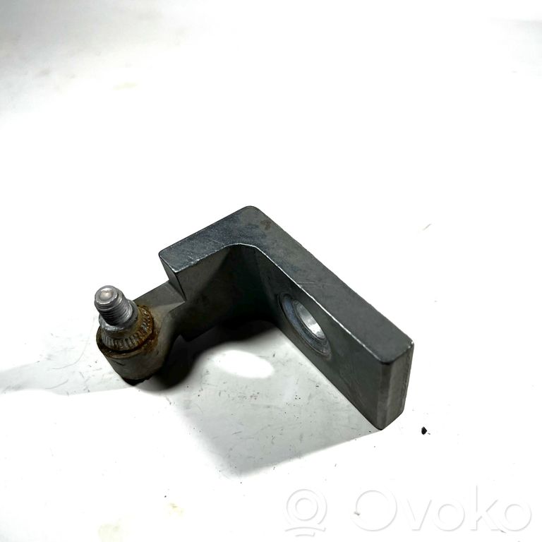 Front upper hinge