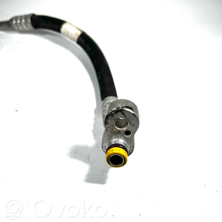 Air conditioner pipe(s) / hose(s)