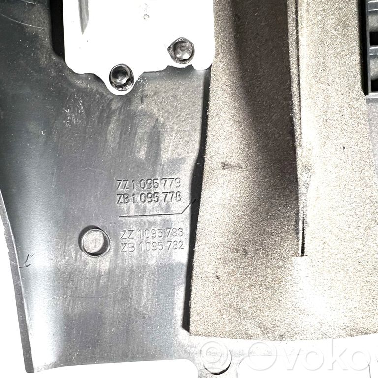 Steering axle trim
