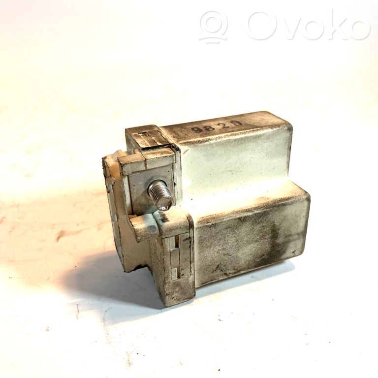 Glow plug relay
