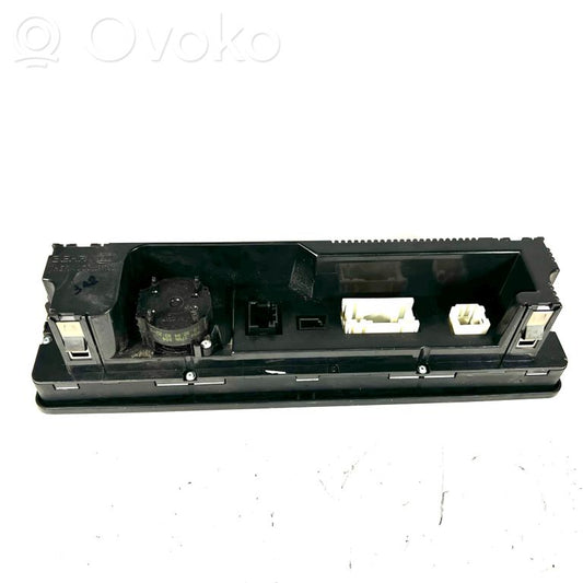 Air conditioning / climate control / interior heating control unit (in the passenger compartment)