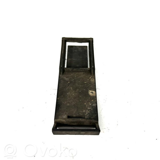 Intercooler hose(s)/pipe(s) bracket