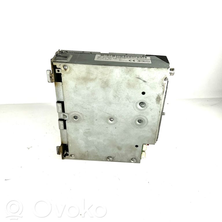 Radio / CD/DVD player / navigation