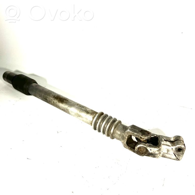 Steering wheel axle cross-joint