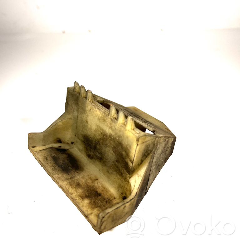 Radiatora (-u) turētājs / kronšteins