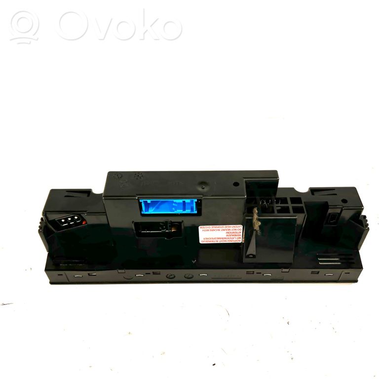 Gaisa kondicioniera / klimata kontroles / salona apsildes vadības bloks (salonā)