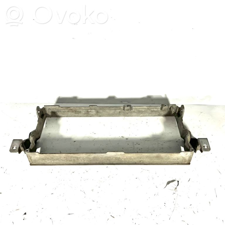 Radiouztvērēja / navigācija dekoratīvā apdare