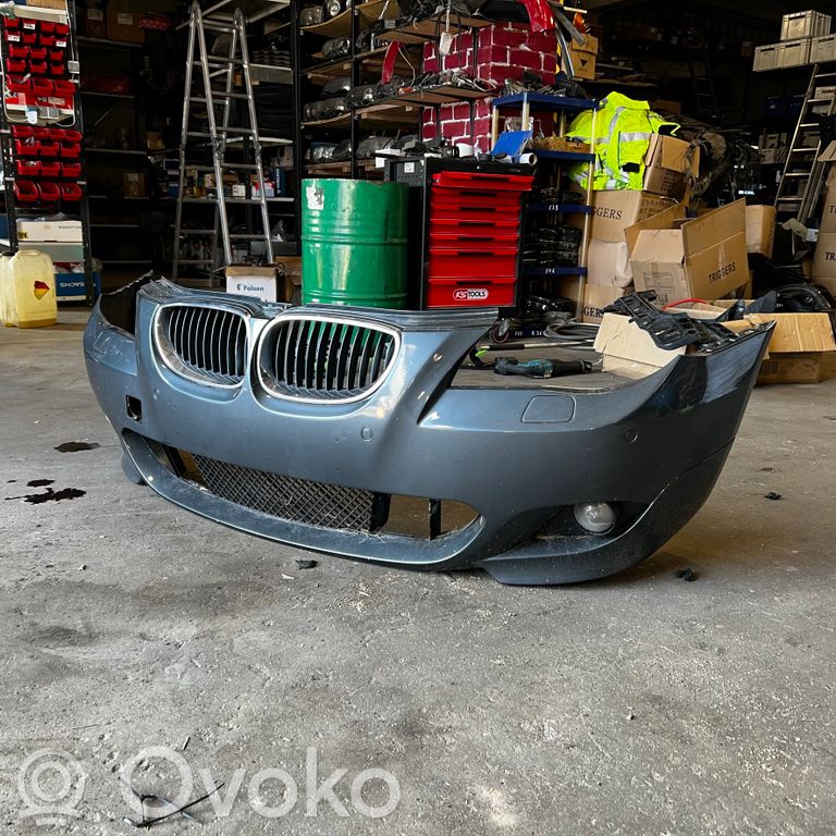 Передний бампер