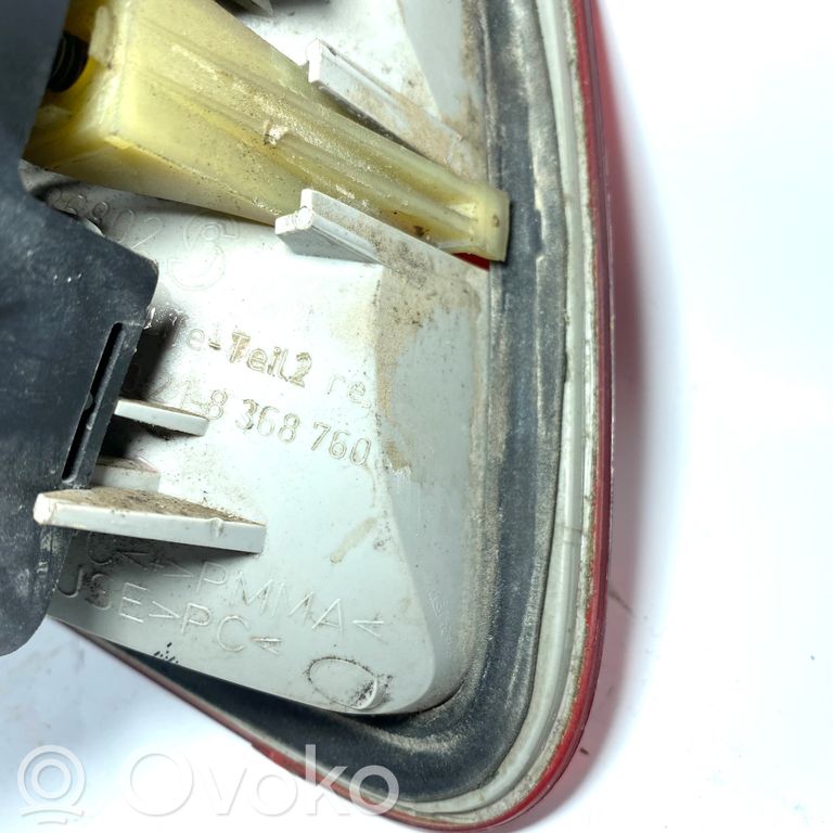 Aizmugurējais lukturis pārsegā