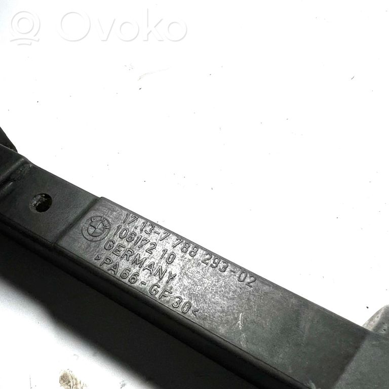 Cita veida dzinēja nodalījuma detaļa