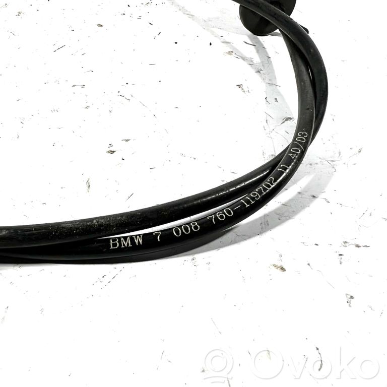 Dzinēja pārsega slēdzenes trosīte