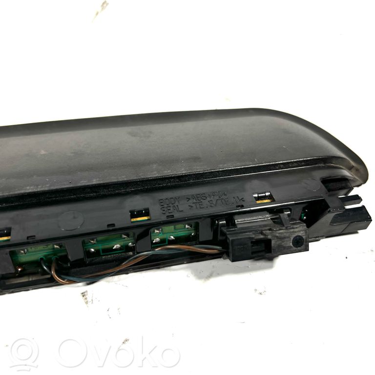 Papildu bremžu signāla lukturis