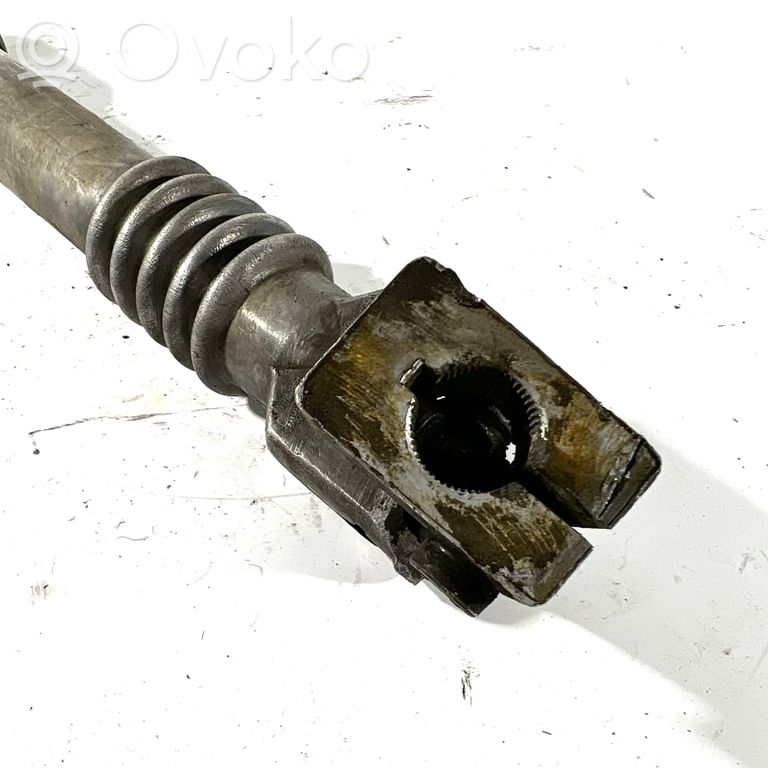 Stūresrata ass krustsavienojums