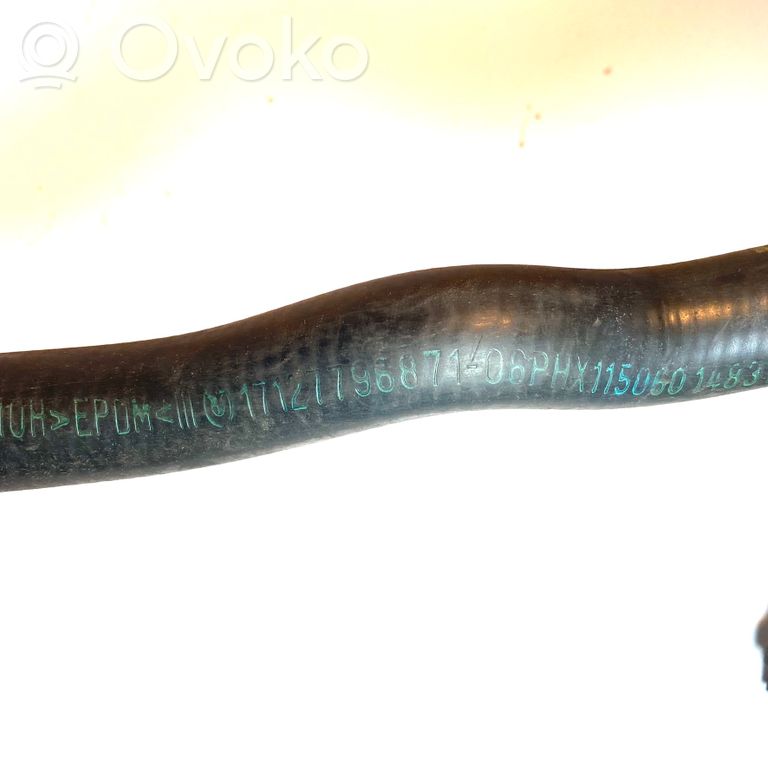 Caurulīte (-es) / šļūtene (-es)