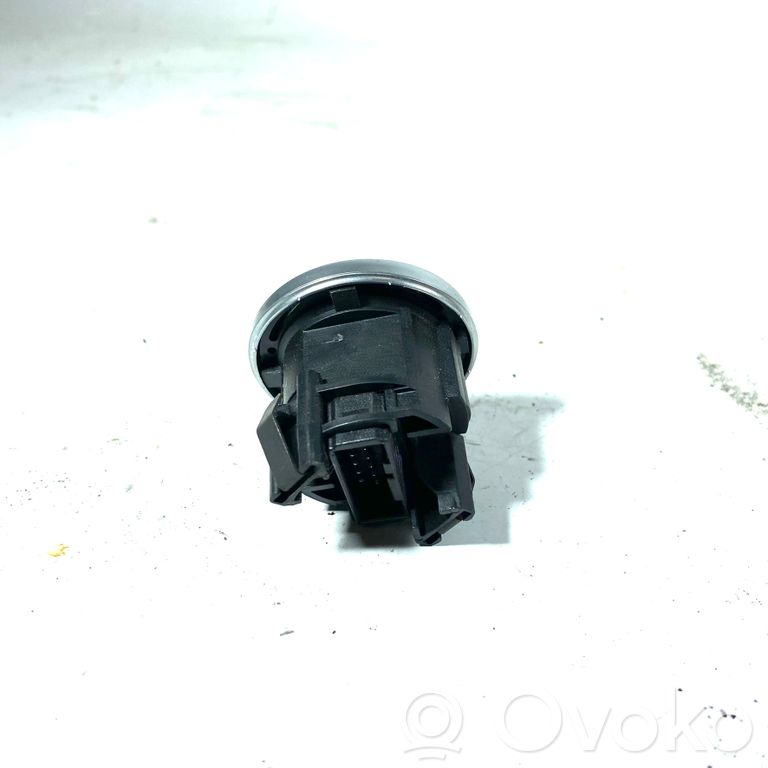 Automašīnas aizdedzes un startera slēdzis