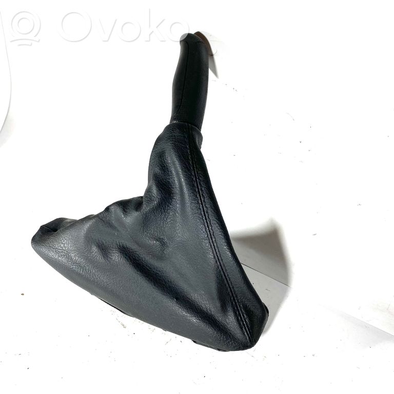 Rokas bremzes dekoratīvā apdare