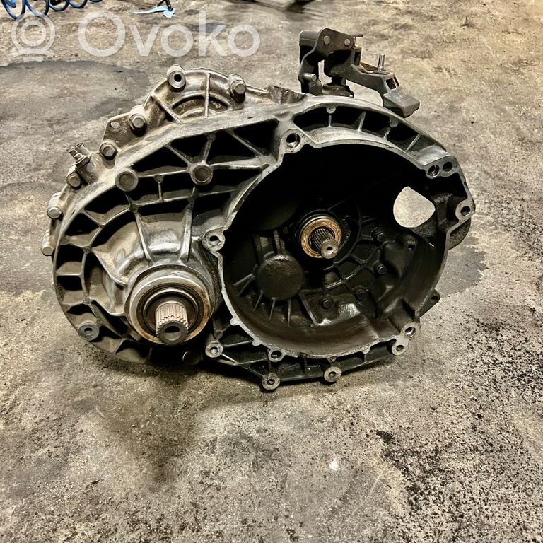 Механическая 6-ступенчатая коробка передач